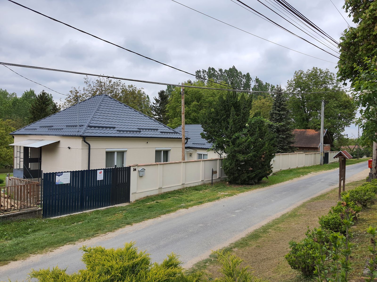 Gyűrűs estate view 1